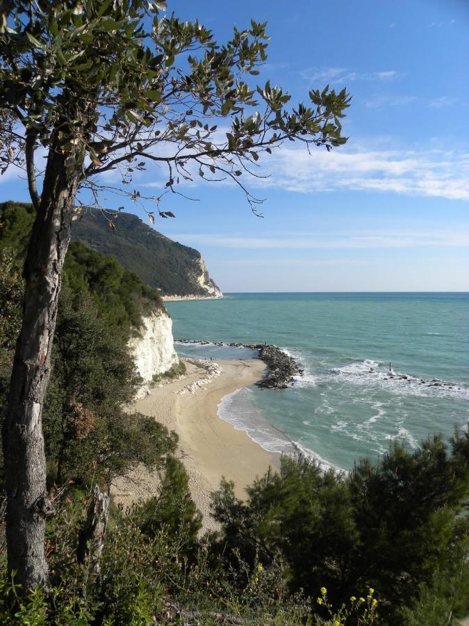 Mare Di Stelle Panzió Sirolo Kültér fotó